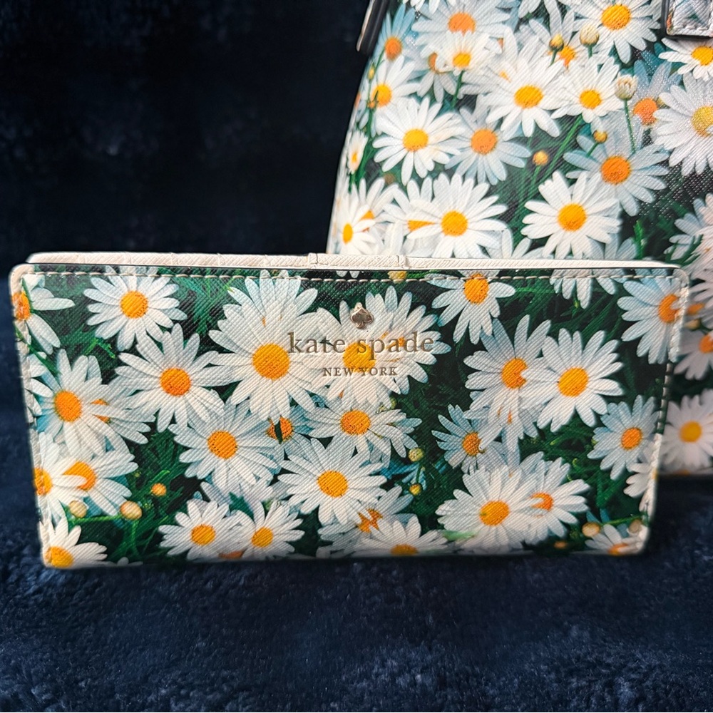 Kate Spade New York Cedar Street Daisy Maise satchel bag. - Picture 3 of 15